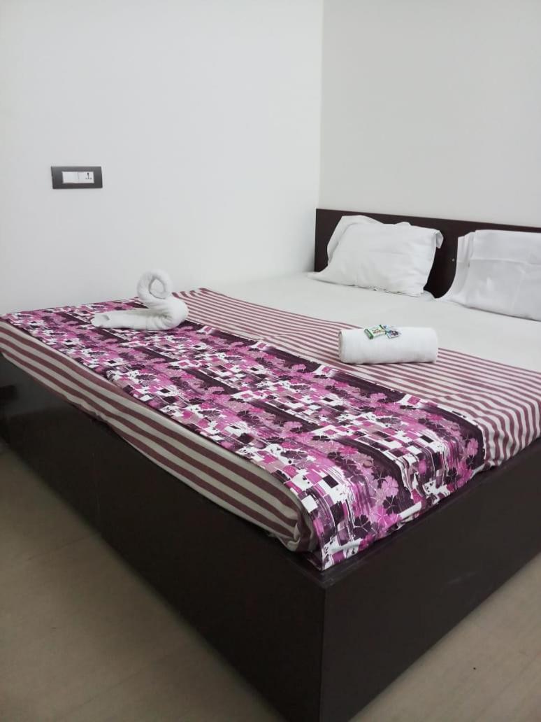 Отель Sri Kousthubham Residency Тирупати Экстерьер фото