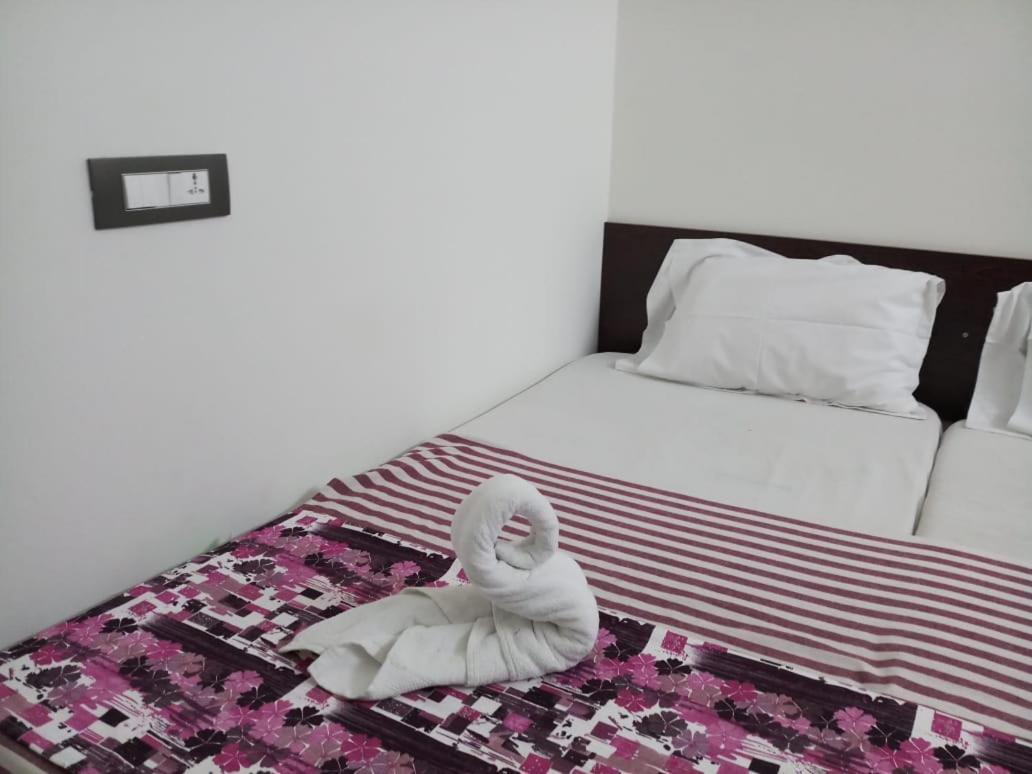 Отель Sri Kousthubham Residency Тирупати Экстерьер фото