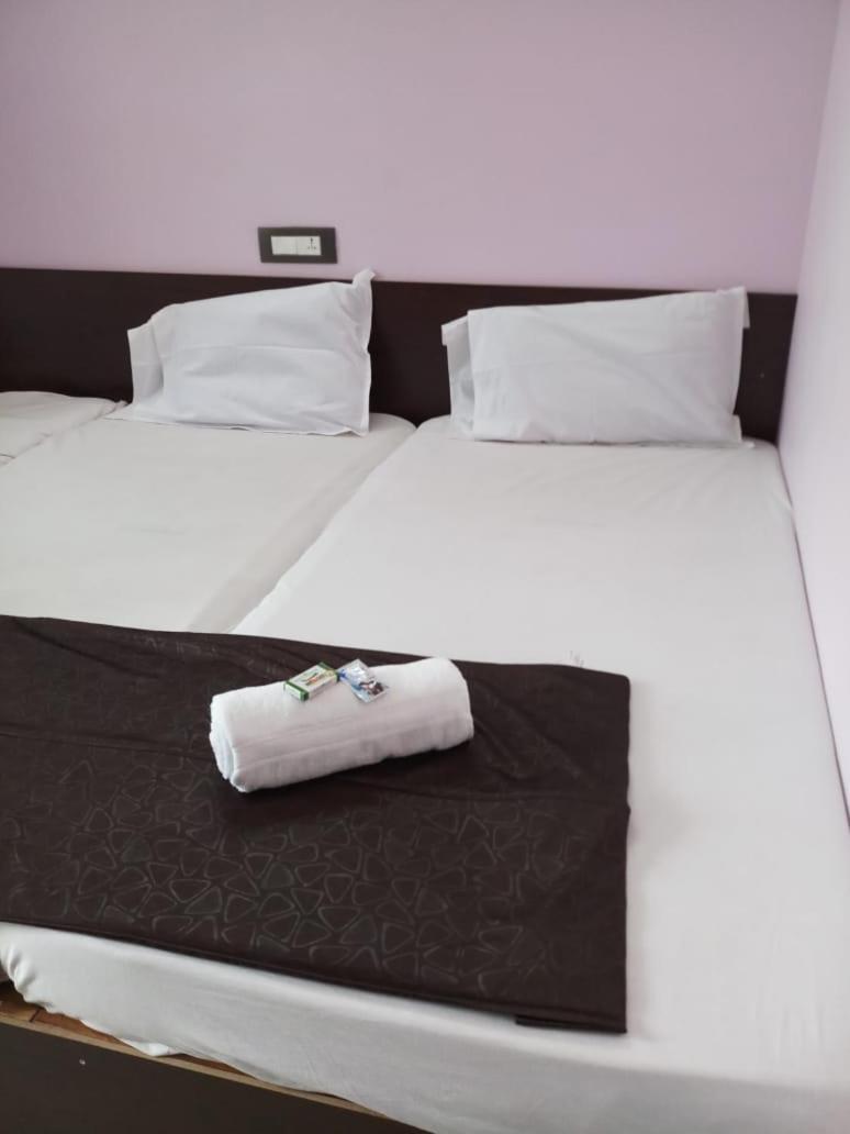 Отель Sri Kousthubham Residency Тирупати Экстерьер фото