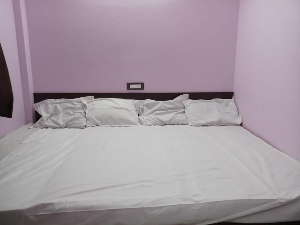 Отель Sri Kousthubham Residency Тирупати Экстерьер фото